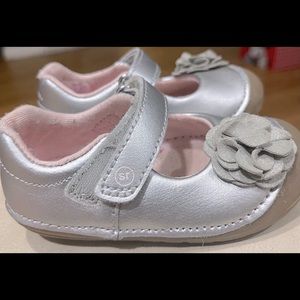 GIRLS STRIDE RITE SILVER MARY JANE 5 M